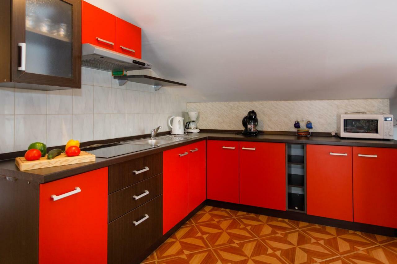 Apartment Aleksandra Малинска Экстерьер фото