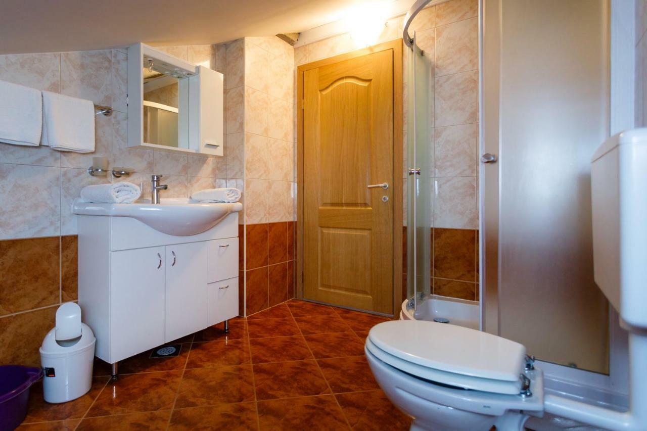 Apartment Aleksandra Малинска Экстерьер фото